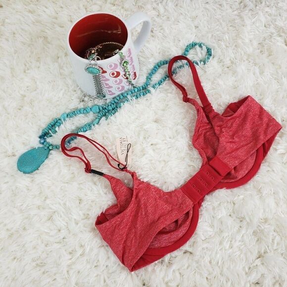 Victoria's Secret Body By Red Unlined Semi Demi 32C NWT - Picture 4 of 5